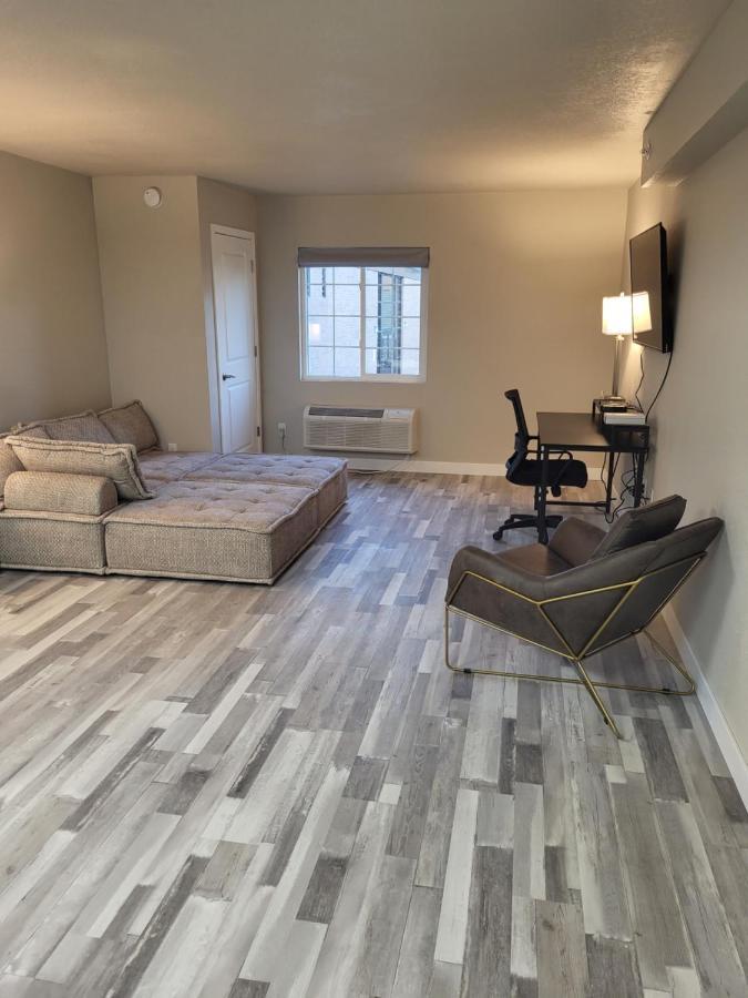 Waverly Red Fox Inn And Suites מראה חיצוני תמונה