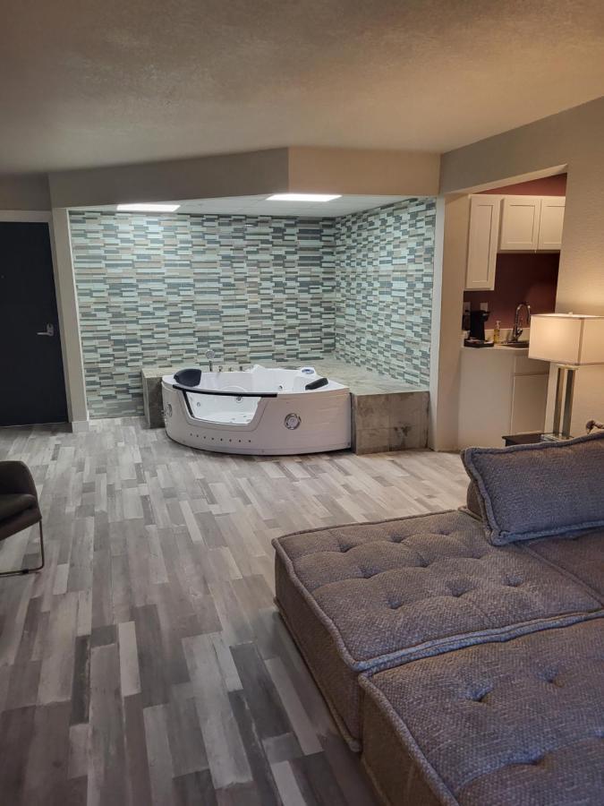 Waverly Red Fox Inn And Suites מראה חיצוני תמונה