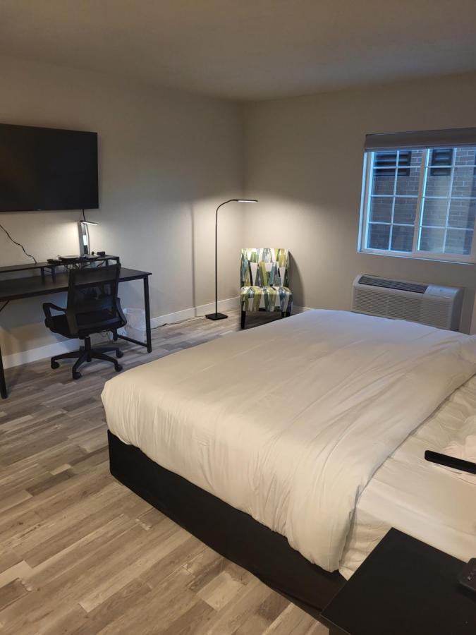 Waverly Red Fox Inn And Suites מראה חיצוני תמונה